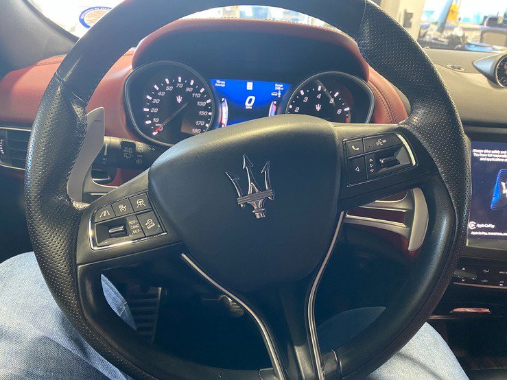 Used 2018 Maserati Levante GranSport image 17