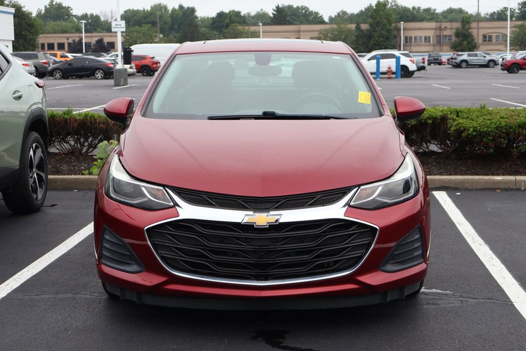 Used 2019 Chevrolet Cruze LT w/ Sun And Sound Package FWD image 2