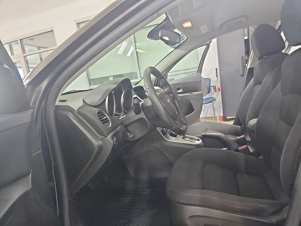 Used 2016 Chevrolet Cruze LT FWD image 18