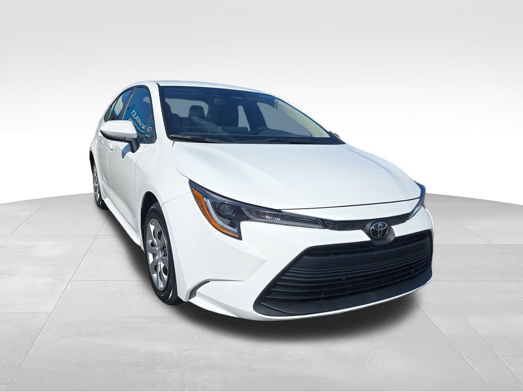 Used 2026 Toyota Corolla LE FWD image 8