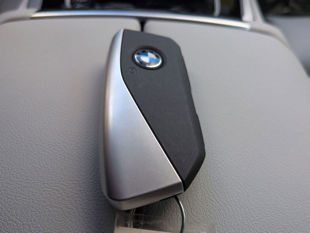 New 2026 BMW X5 xDrive40i w/ M Sport Package image 29