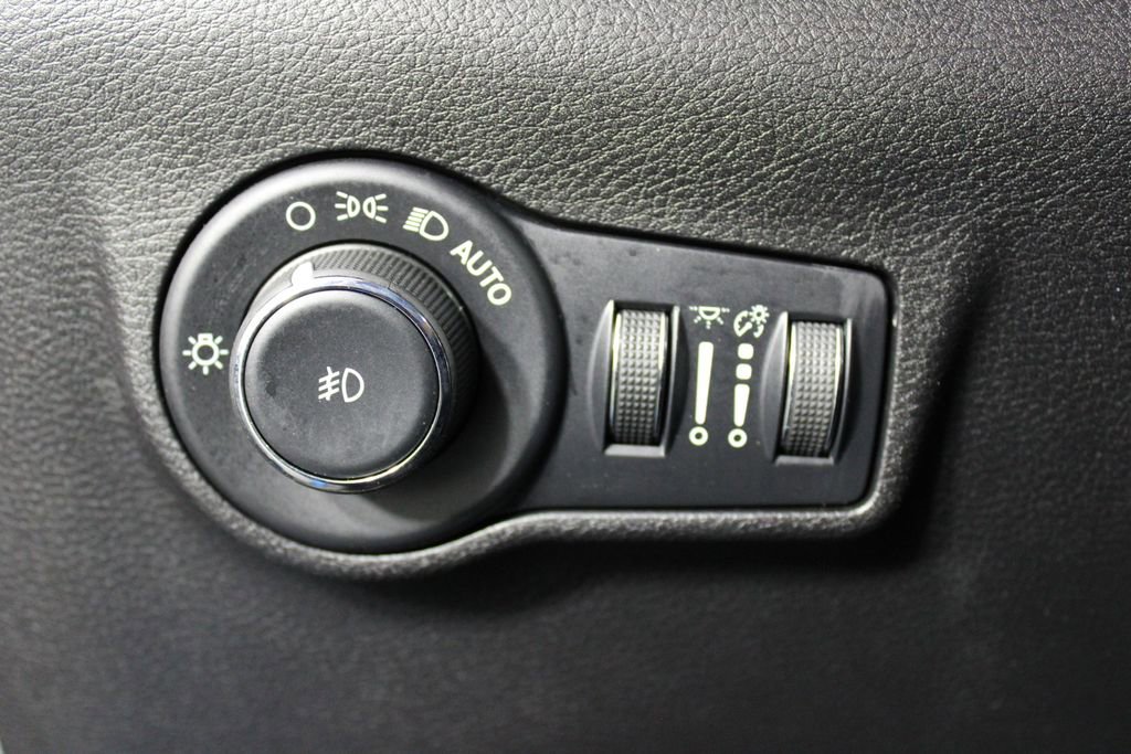 Used 2022 Jeep Compass Latitude AWD/4WD image 23