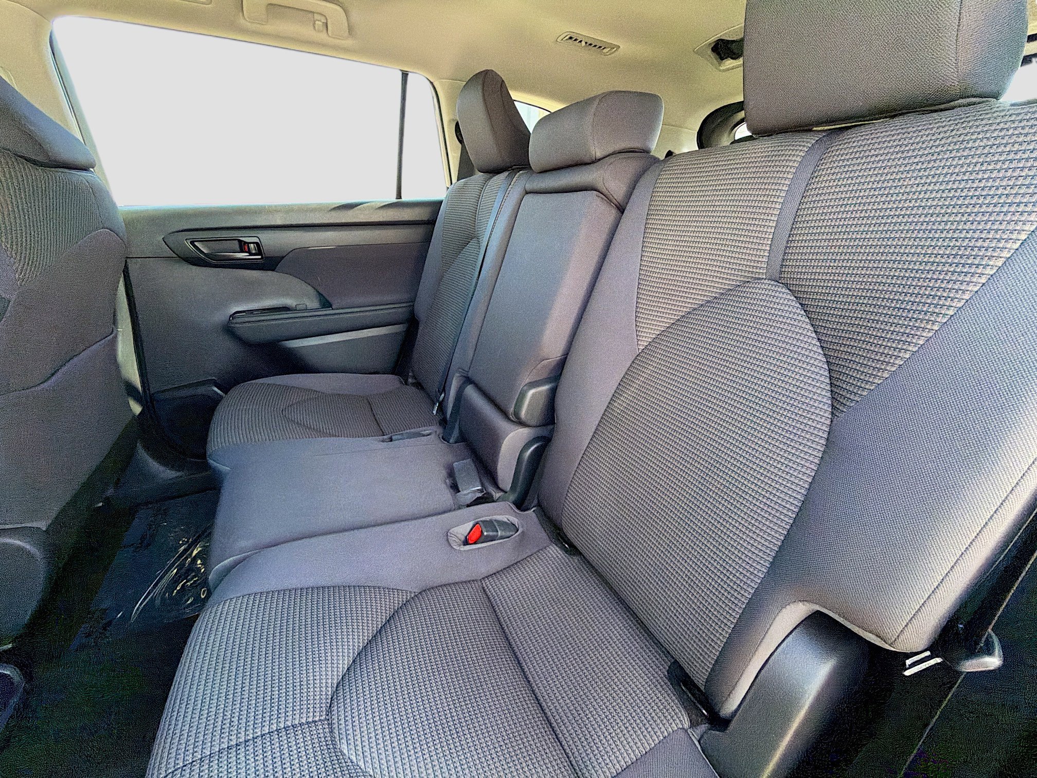 Used 2023 Toyota Highlander LE image 21