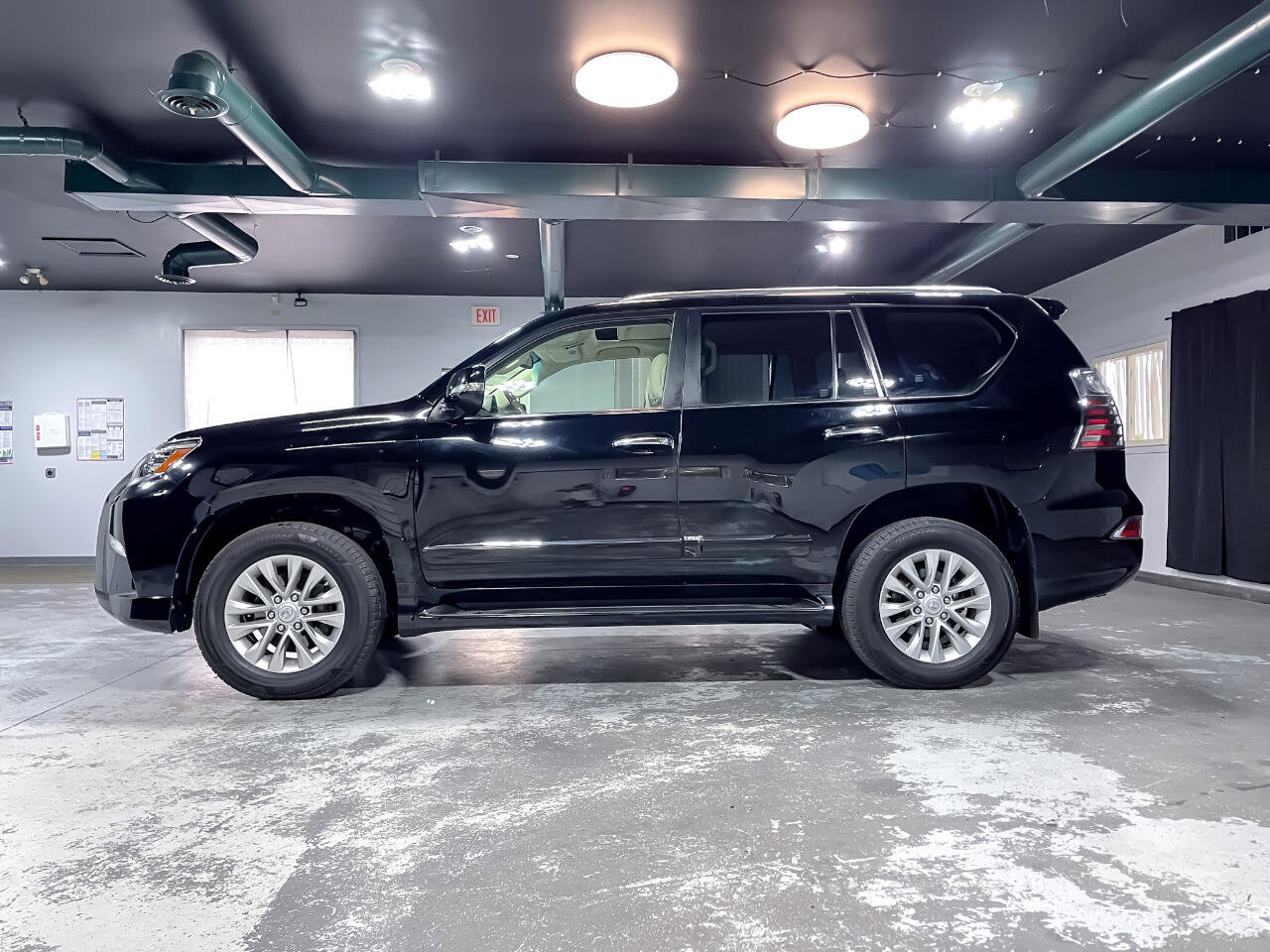 Used 2017 Lexus GX 460 image 5