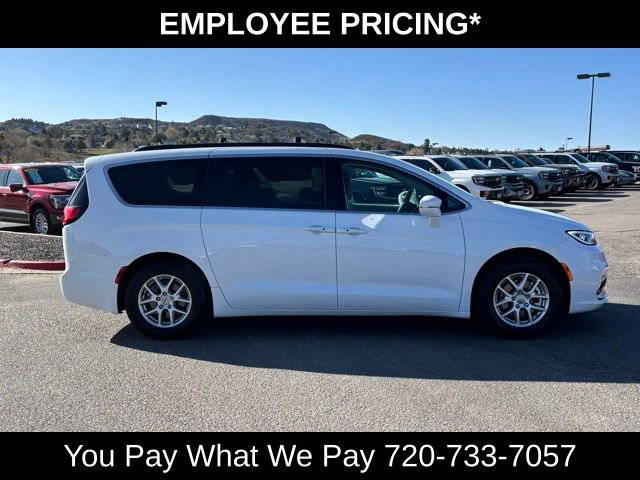 Used 2022 Chrysler Pacifica Touring-L FWD image 6