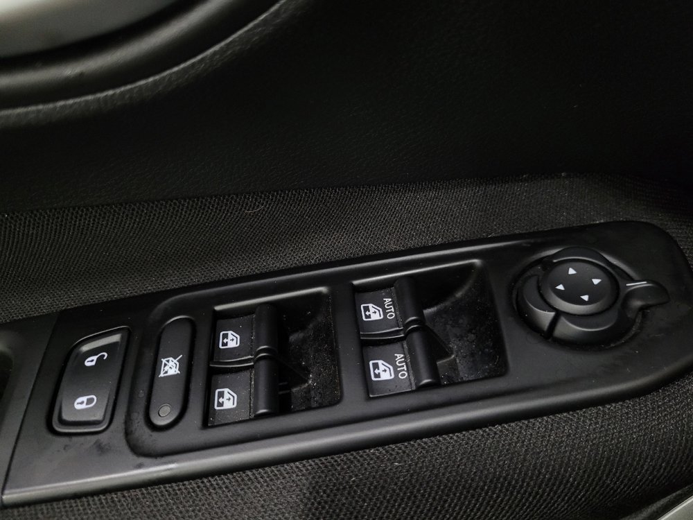 Used 2021 Jeep Renegade Latitude w/ Sun & Sound Group AWD/4WD image 27