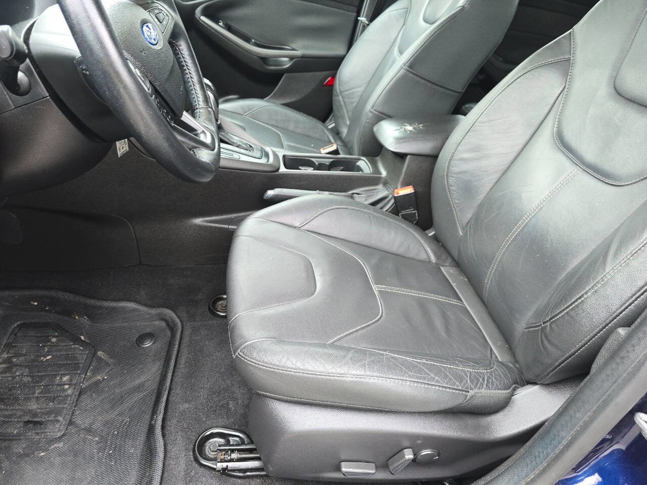 Used 2016 Ford Focus SE w/ Equipment Group 201A image 24