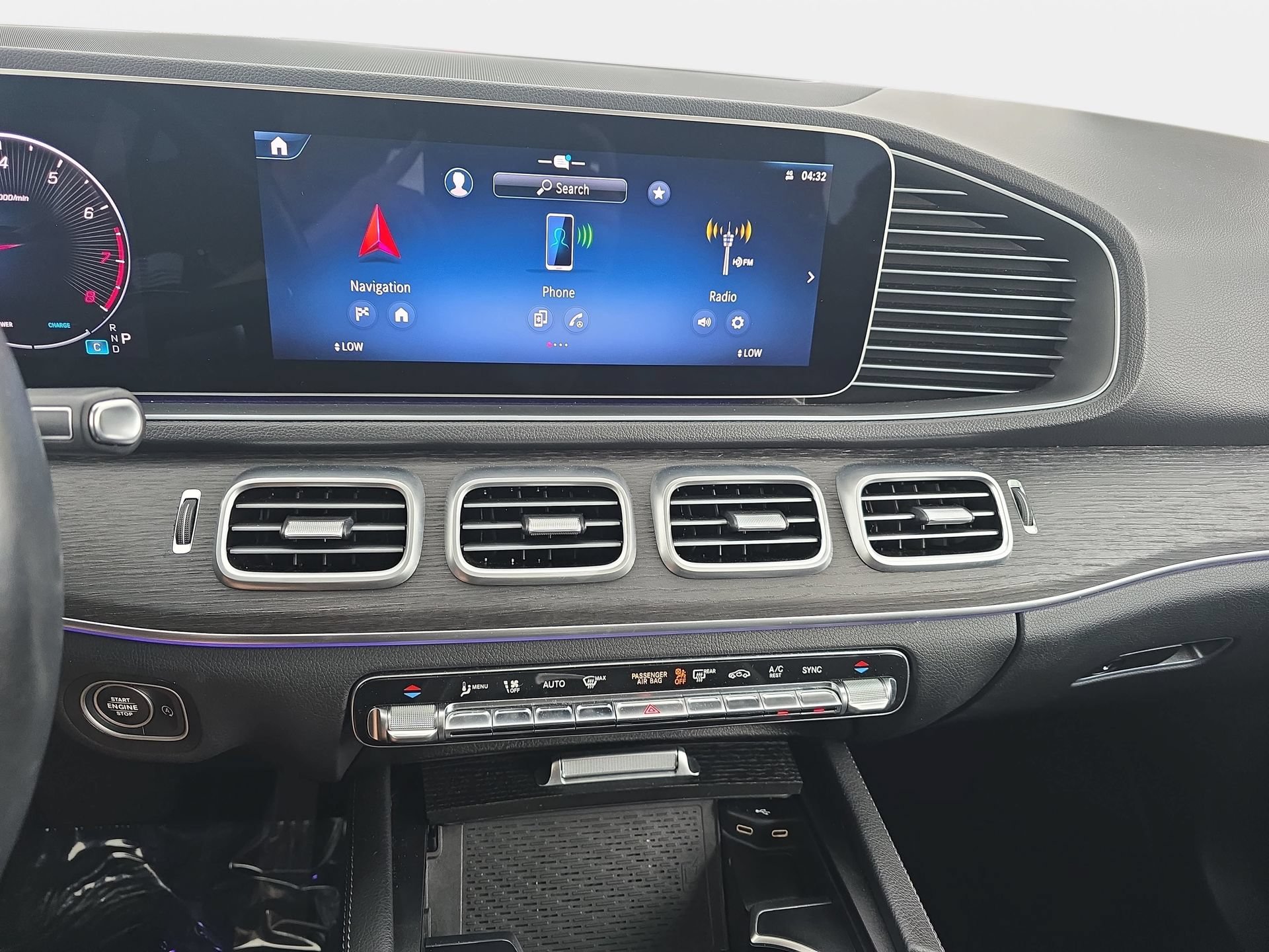 Used 2024 Mercedes-Benz GLE 350 4MATIC w/ AMG Line Exterior image 20