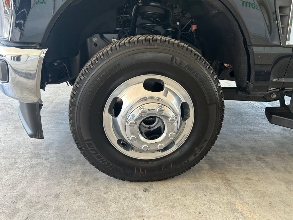 Used 2026 Ford F350 Lariat AWD/4WD image 14