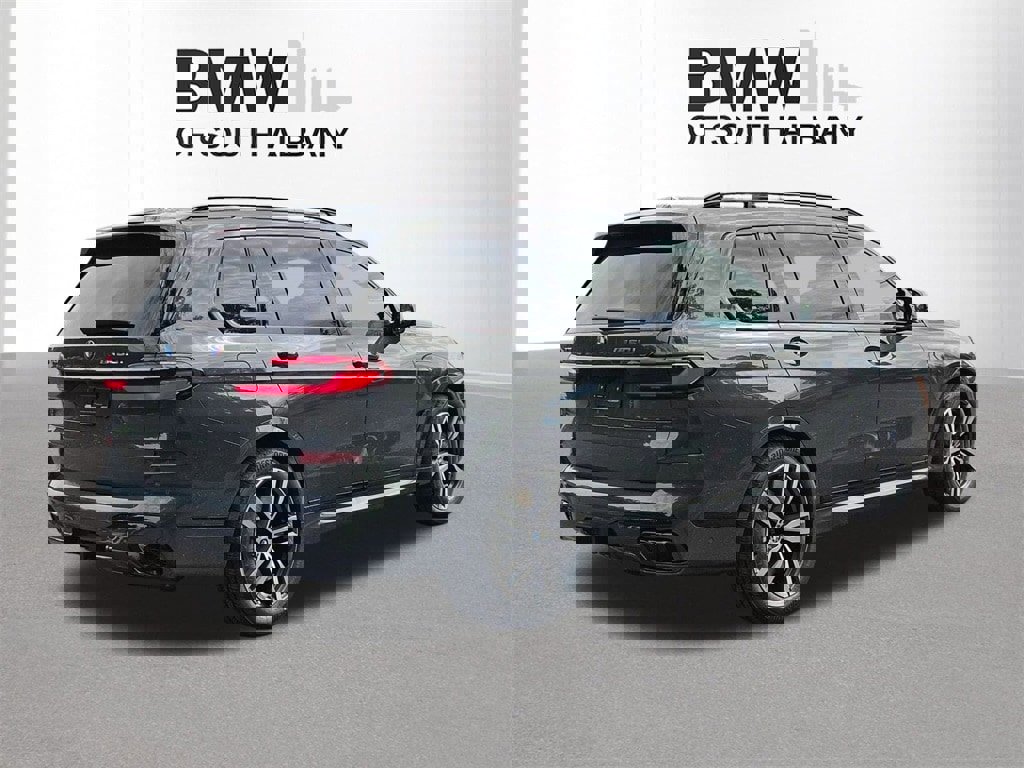 New 2026 BMW X7 M60i image 4
