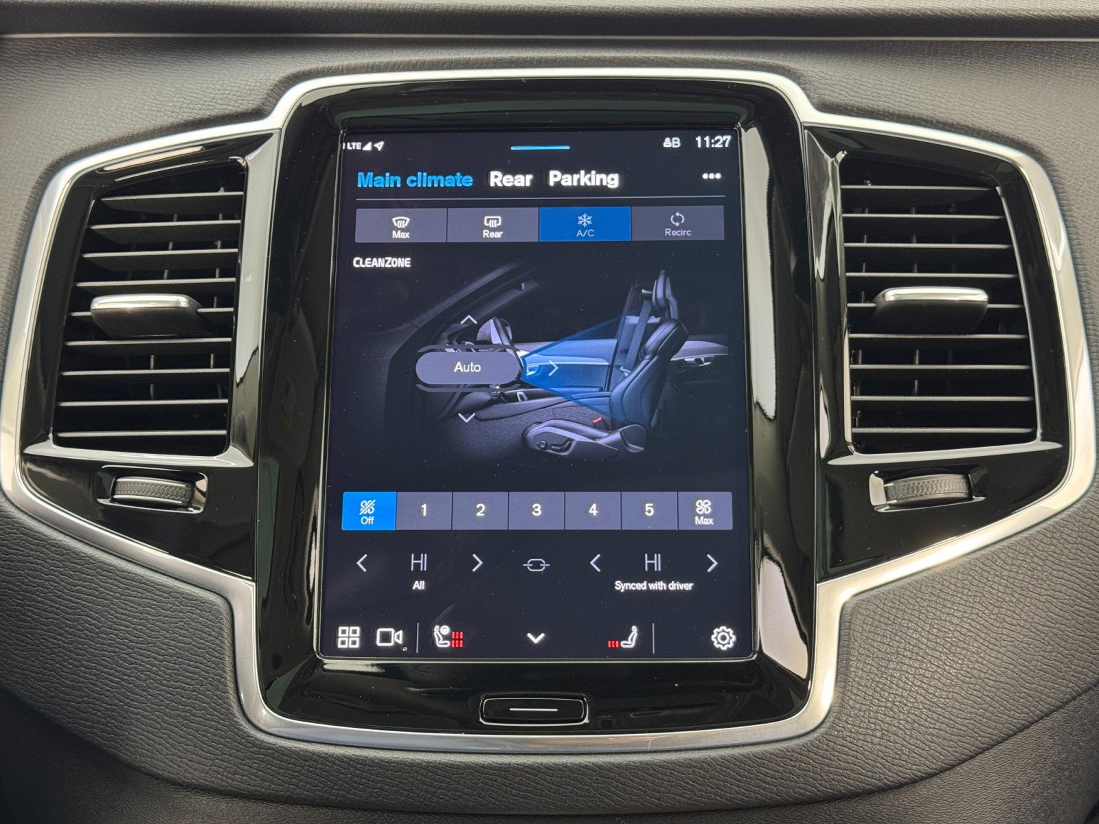 Used 2024 Volvo XC90 T8 Plus w/ Protection Package Premier image 26