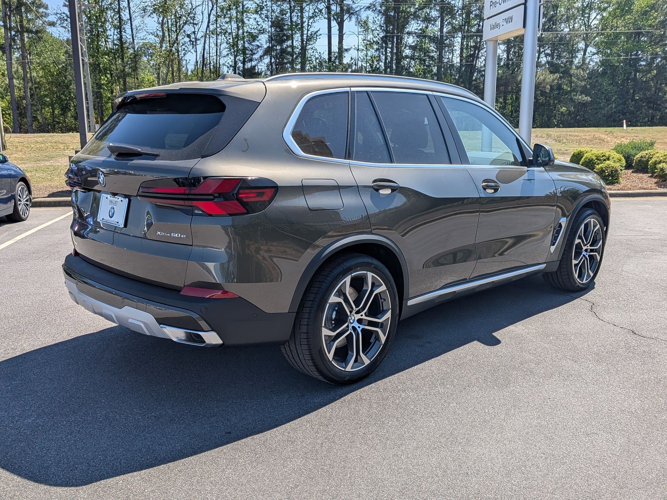 New 2026 BMW X5 xDrive50e AWD/4WD image 3