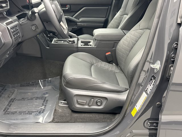 Used 2025 Toyota 4Runner TRD Off-Road Premium AWD/4WD image 11