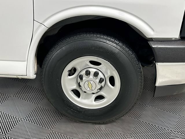 Used 2024 Chevrolet Express 2500 w/ Driver Convenience Package image 25