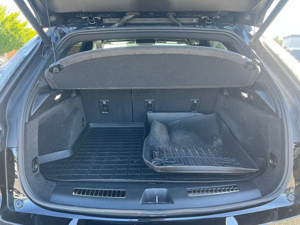Used 2021 Cadillac XT4 Sport w/ Cold Weather Package AWD/4WD image 8