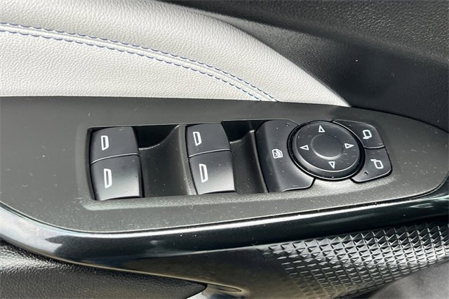 Used 2025 Chevrolet Trax LT w/ LT Convenience Package image 15