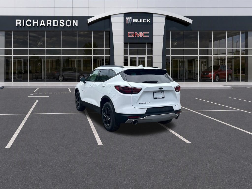 Used 2024 Chevrolet Blazer LT w/ Blazer LT Plus Package AWD/4WD image 3