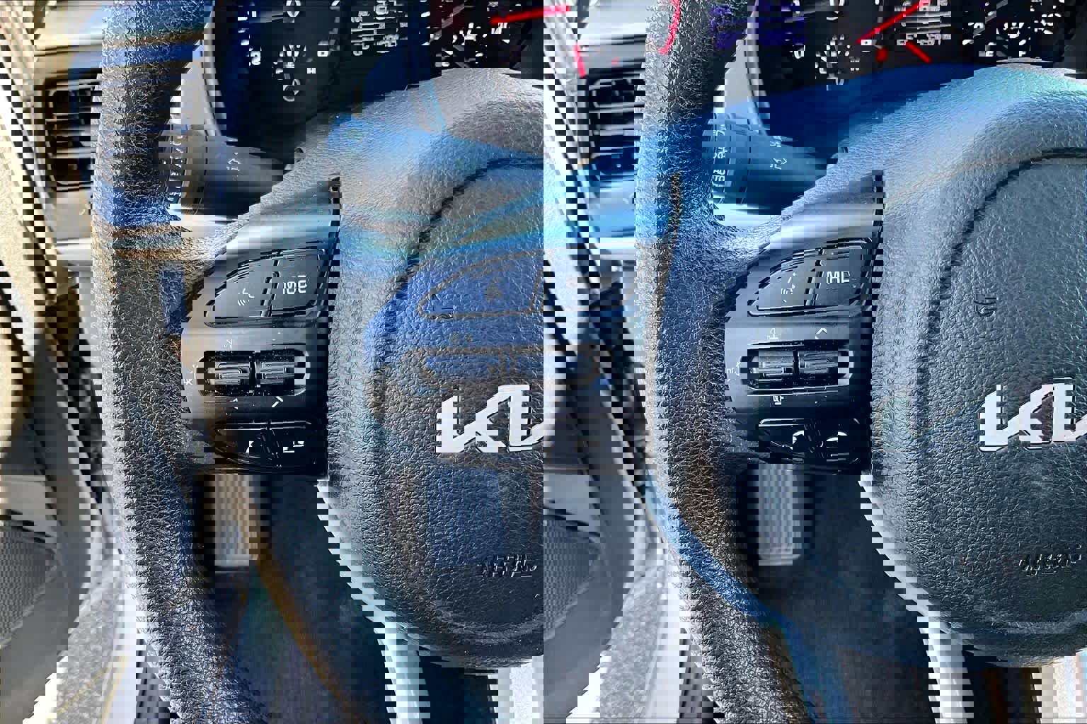 Used 2023 Kia Rio LX image 22