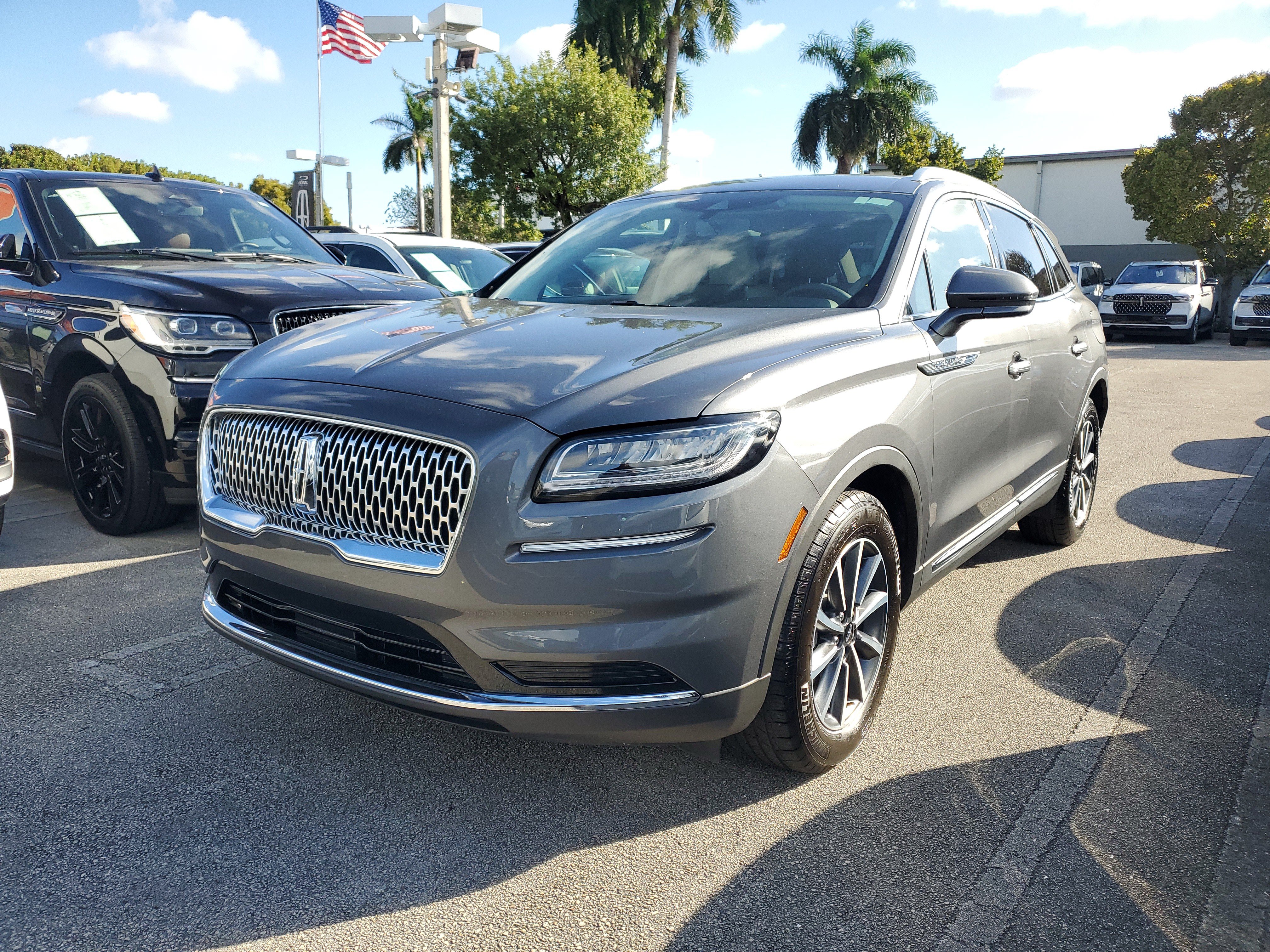 Certified 2022 Lincoln Nautilus FWD image 3