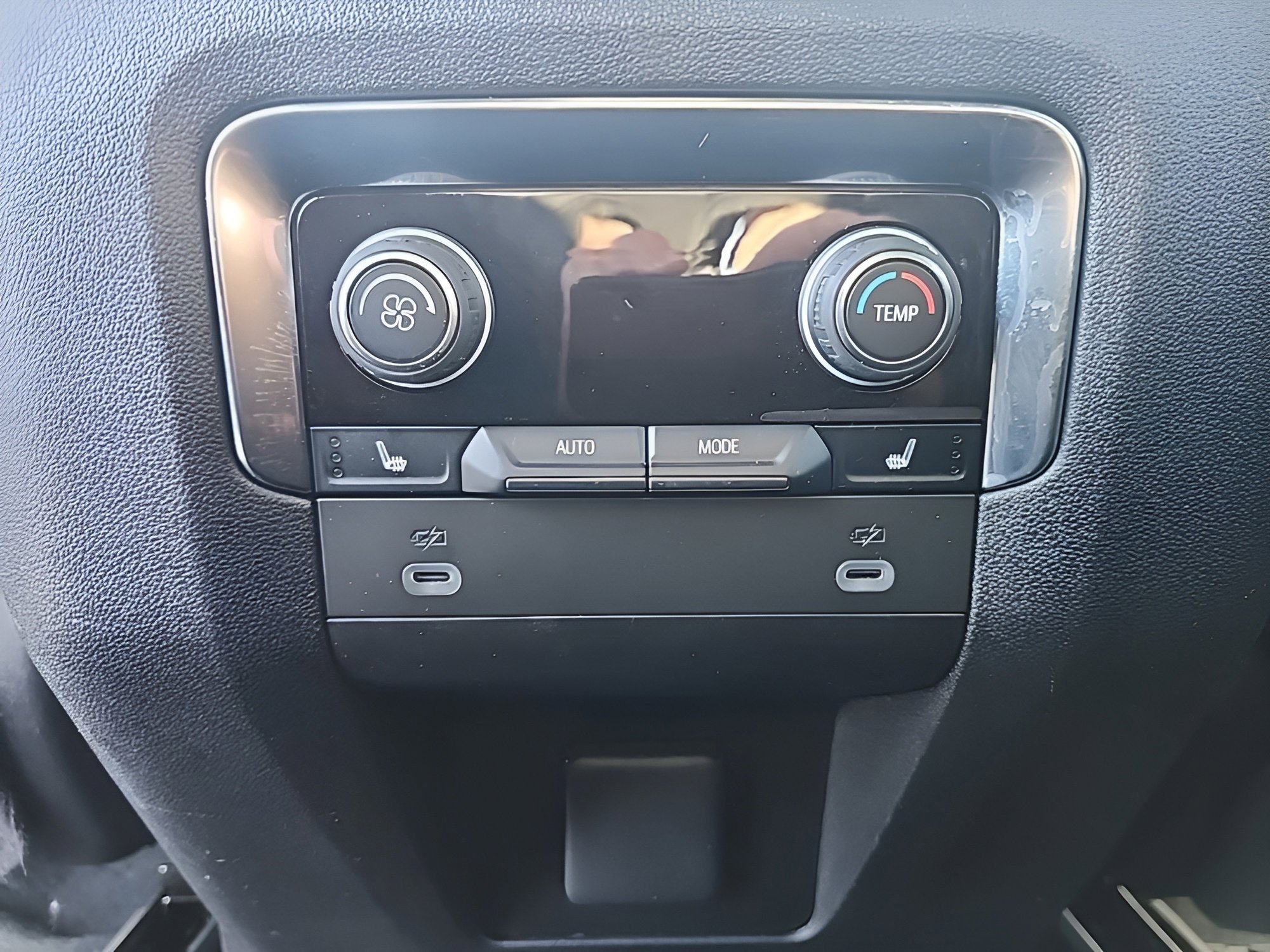 Used 2023 Chevrolet Tahoe LT w/ Luxury Package image 16
