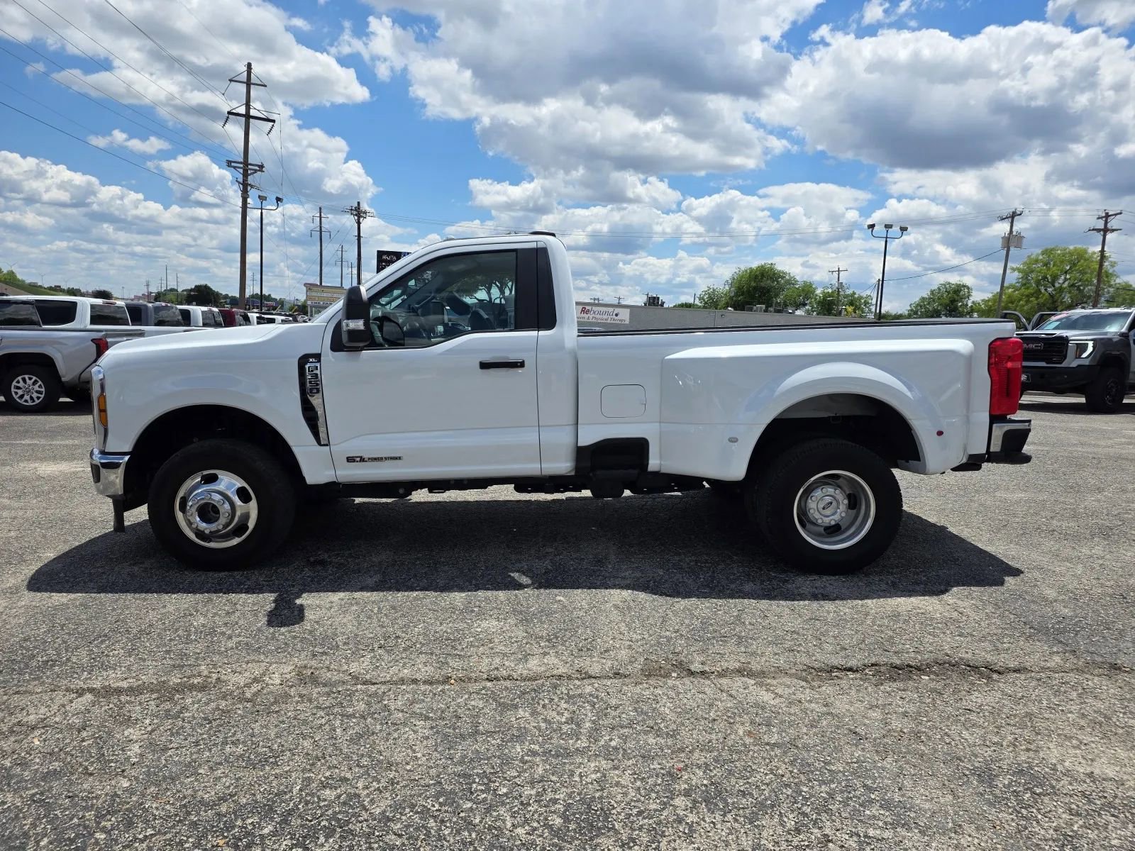 Used 2025 Ford F350 XL w/ FX4 Off-Road Package AWD/4WD image 4