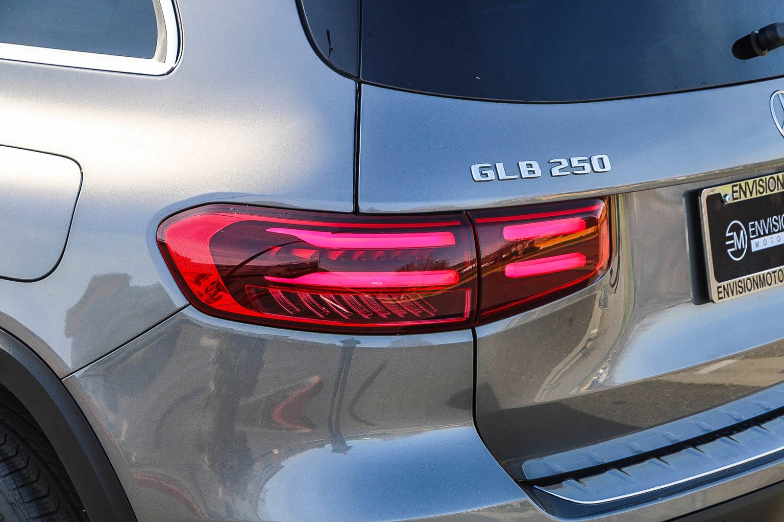 Certified 2025 Mercedes-Benz GLB 250 4MATIC image 11