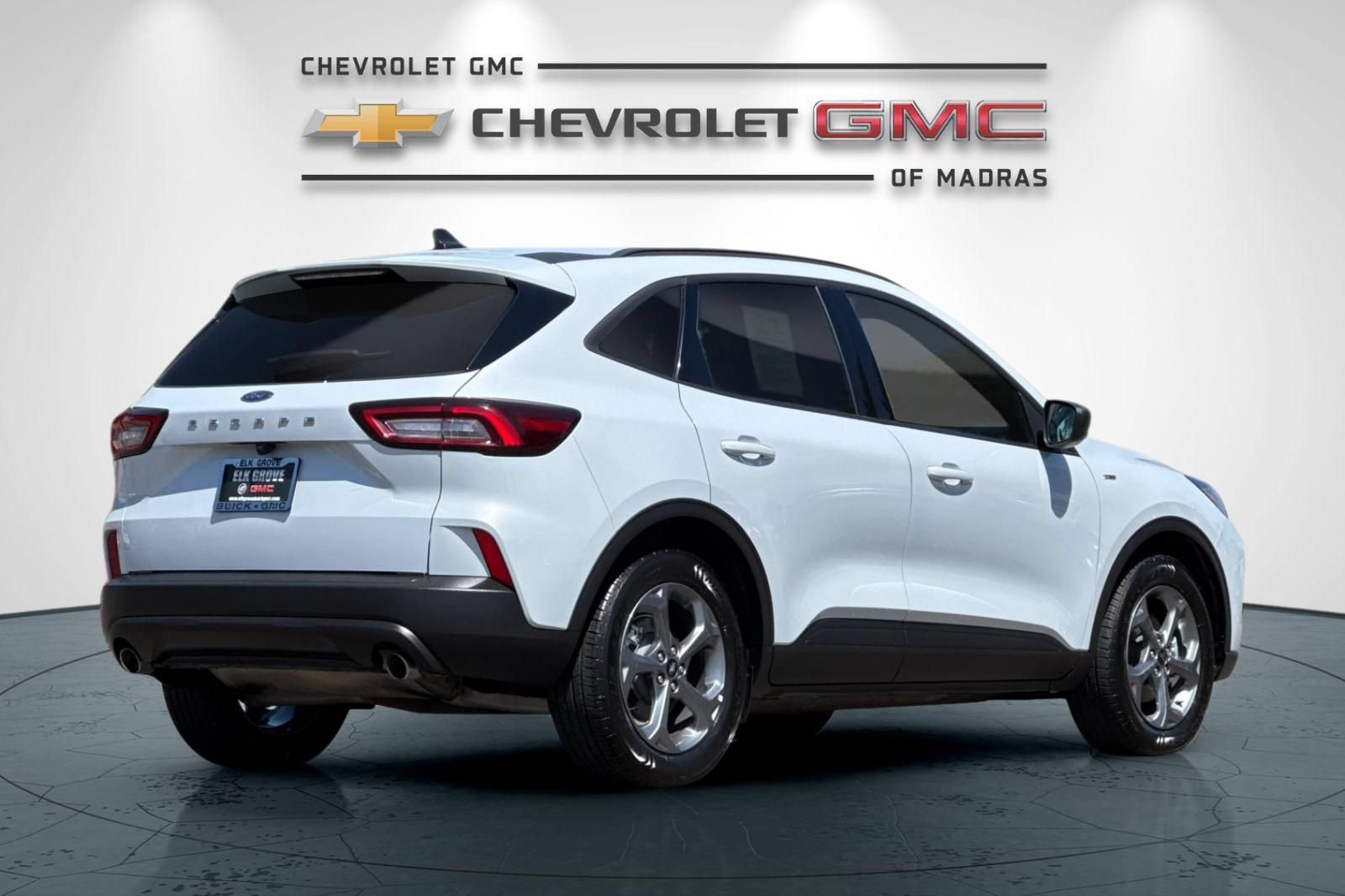 Used 2025 Ford Escape ST-Line FWD image 3