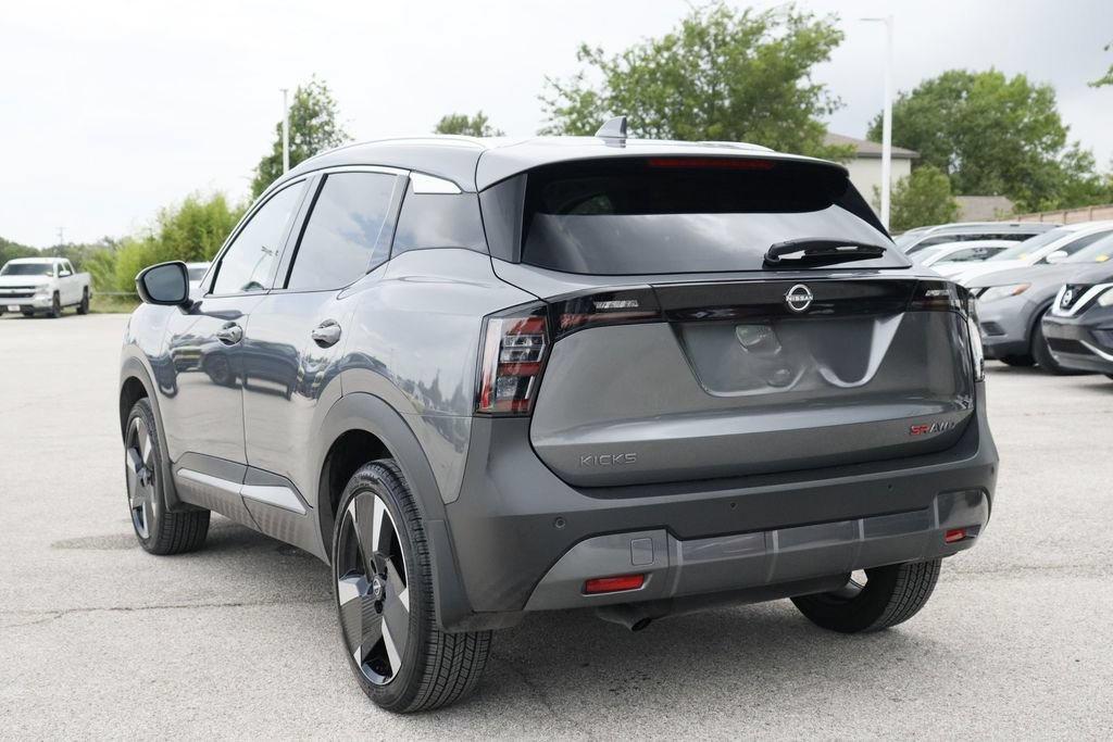 Used 2025 Nissan Kicks SR w/ SR Premium Package AWD/4WD image 6