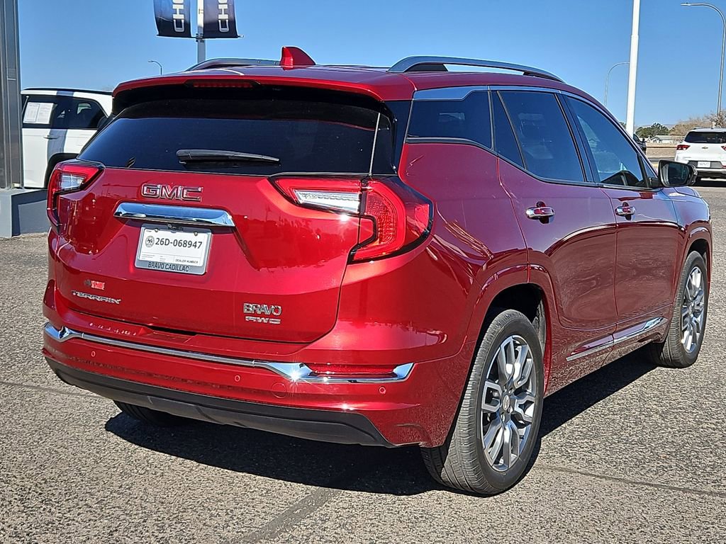 Used 2024 GMC Terrain Denali w/ Denali Premium Package image 4