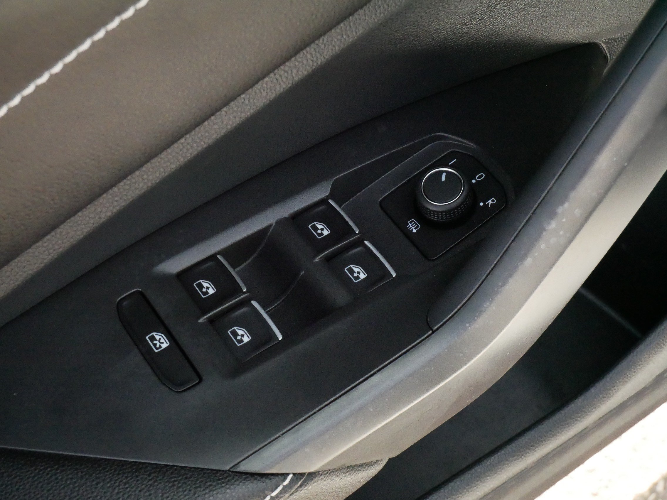 Used 2023 Volkswagen Jetta SEL FWD image 19