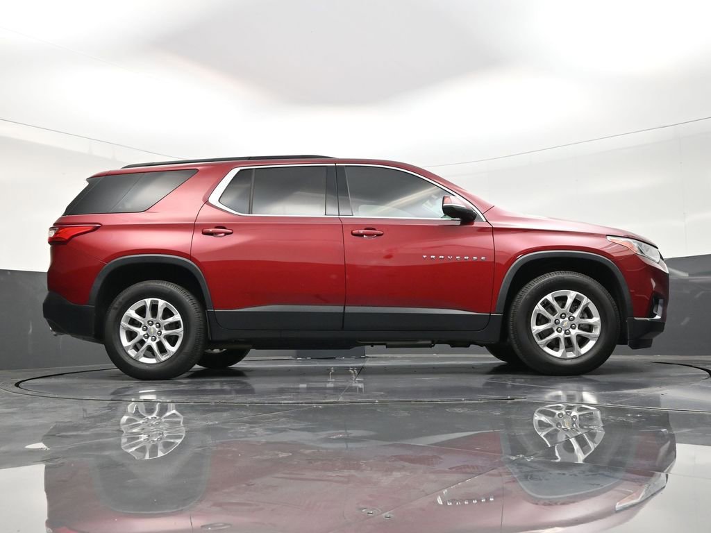 Used 2021 Chevrolet Traverse LT FWD image 26