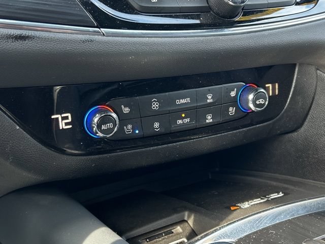 Used 2022 Buick Enclave Premium AWD/4WD image 45