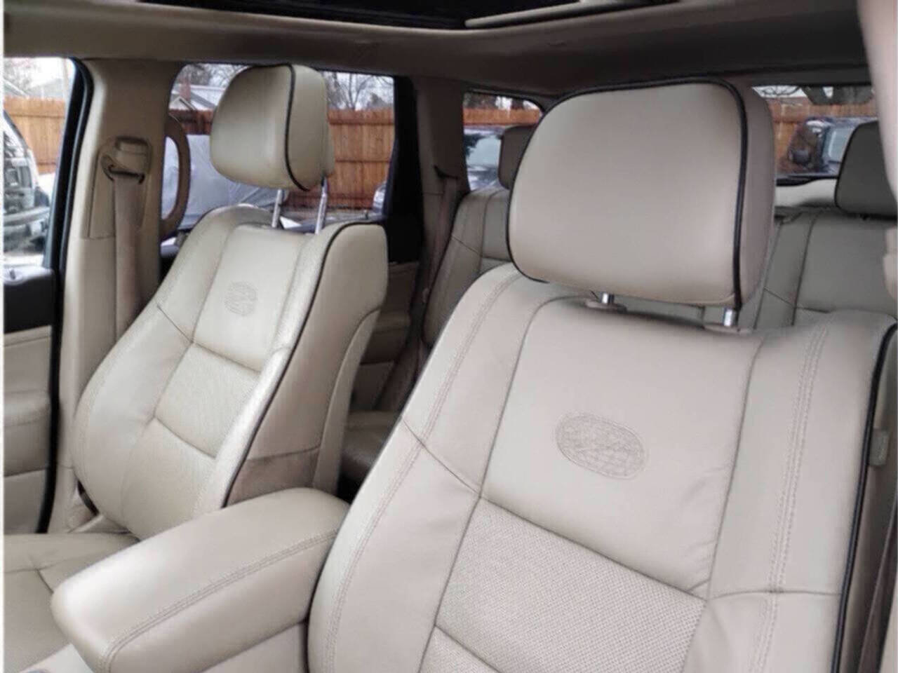 Used 2018 Jeep Grand Cherokee Overland AWD/4WD image 26