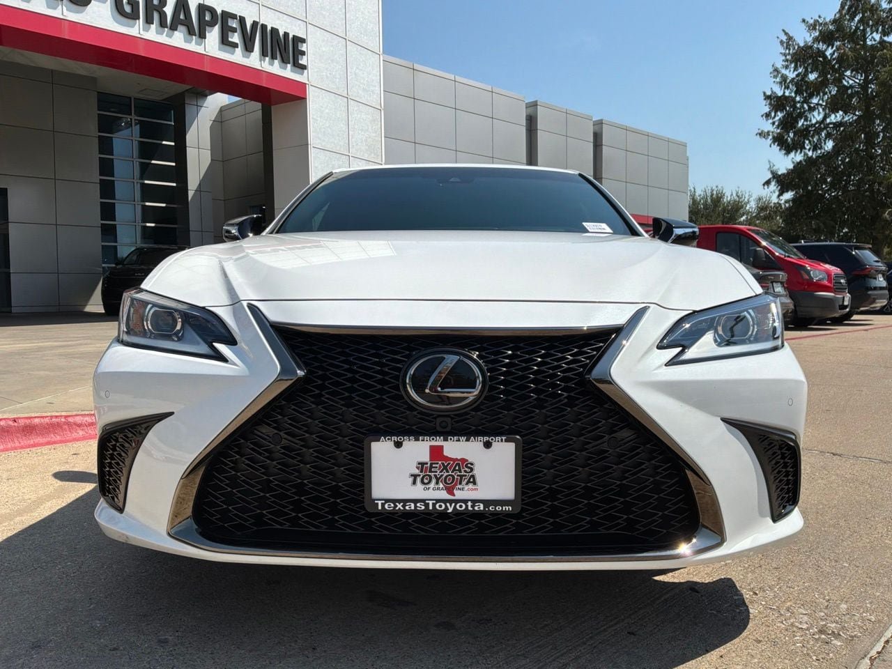 Used 2025 Lexus ES 350 F Sport FWD image 3