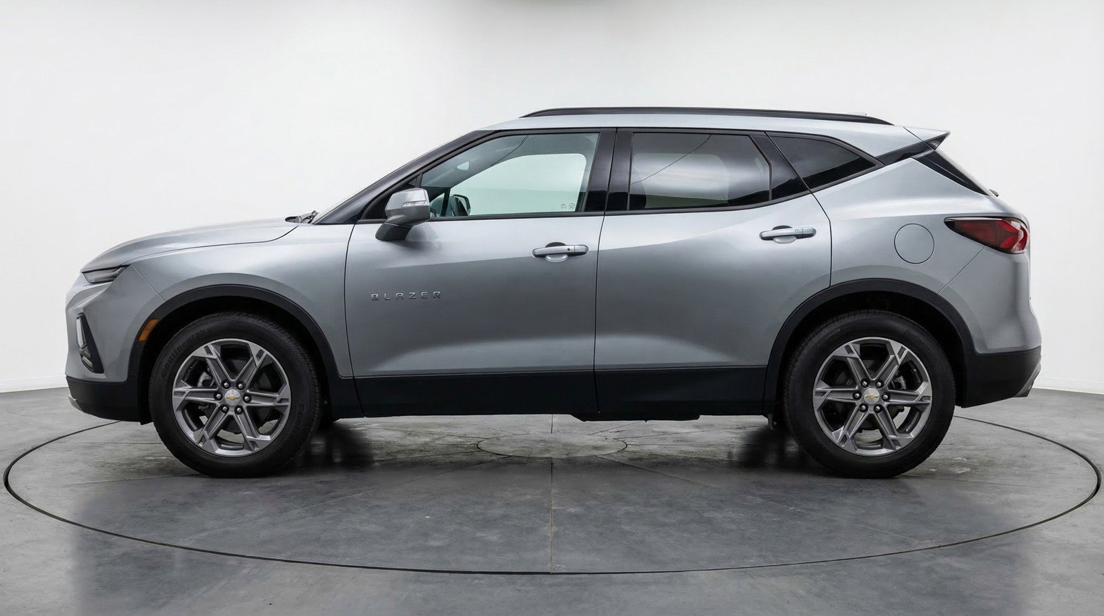 Used 2025 Chevrolet Blazer LT FWD image 5