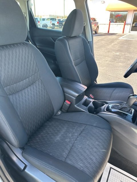 Used 2018 Nissan Rogue S image 23