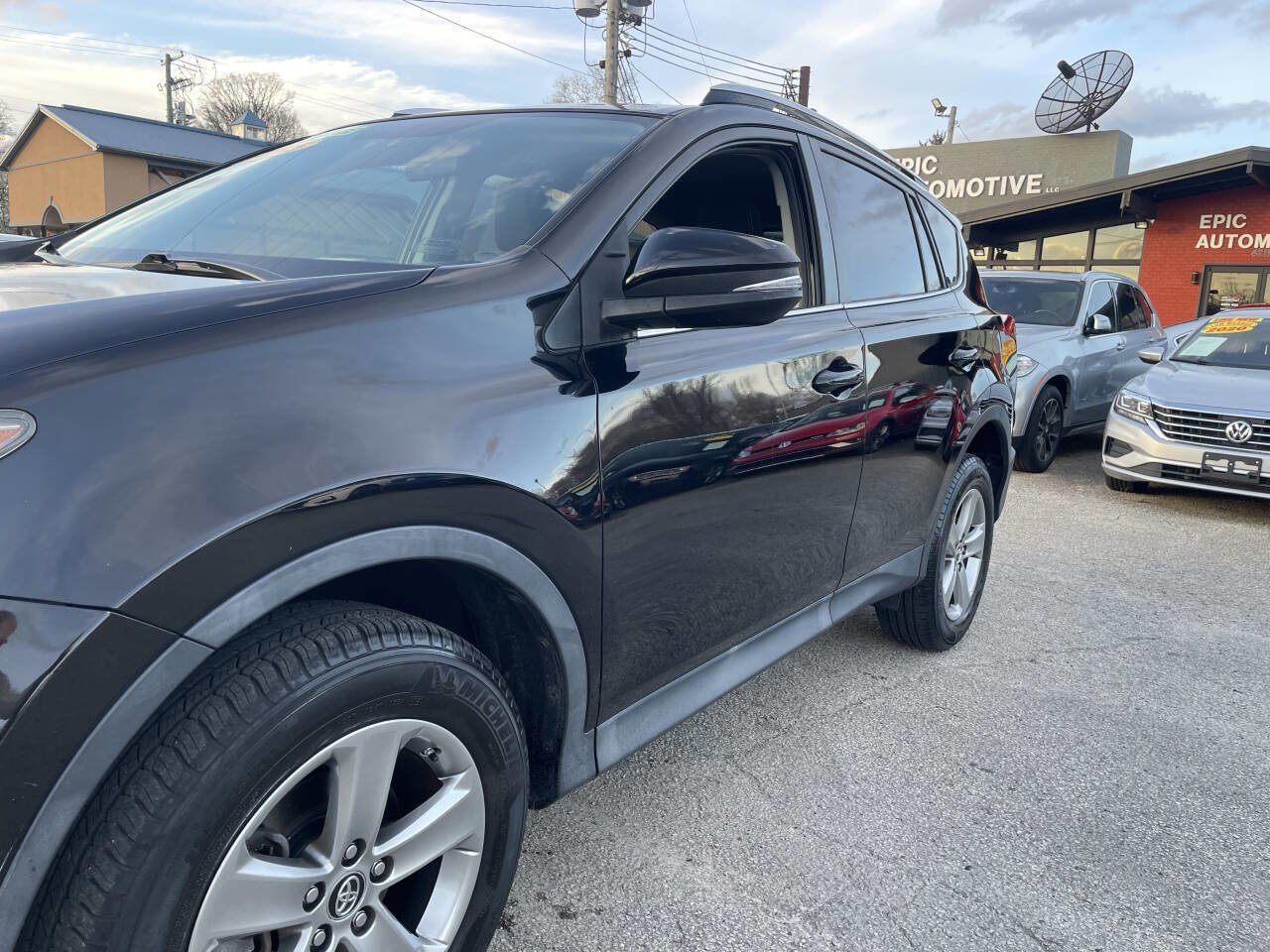 Used 2015 Toyota RAV4 XLE image 9