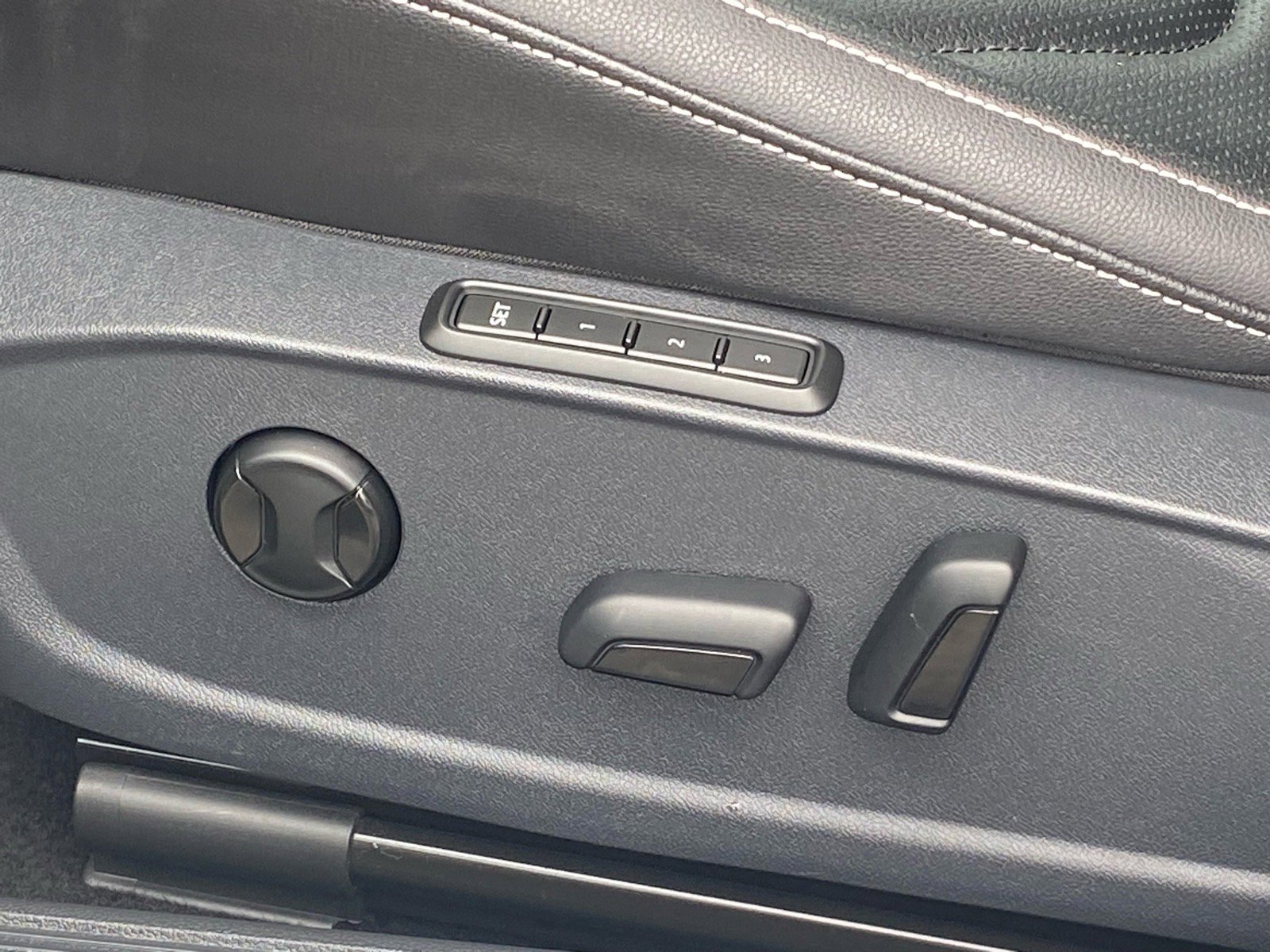 Certified 2022 Volkswagen Jetta SEL FWD image 14