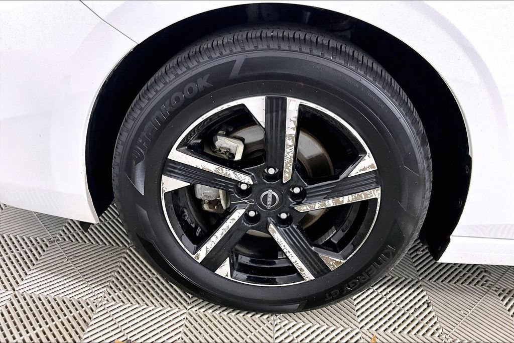 Used 2025 Nissan Sentra SV FWD image 7