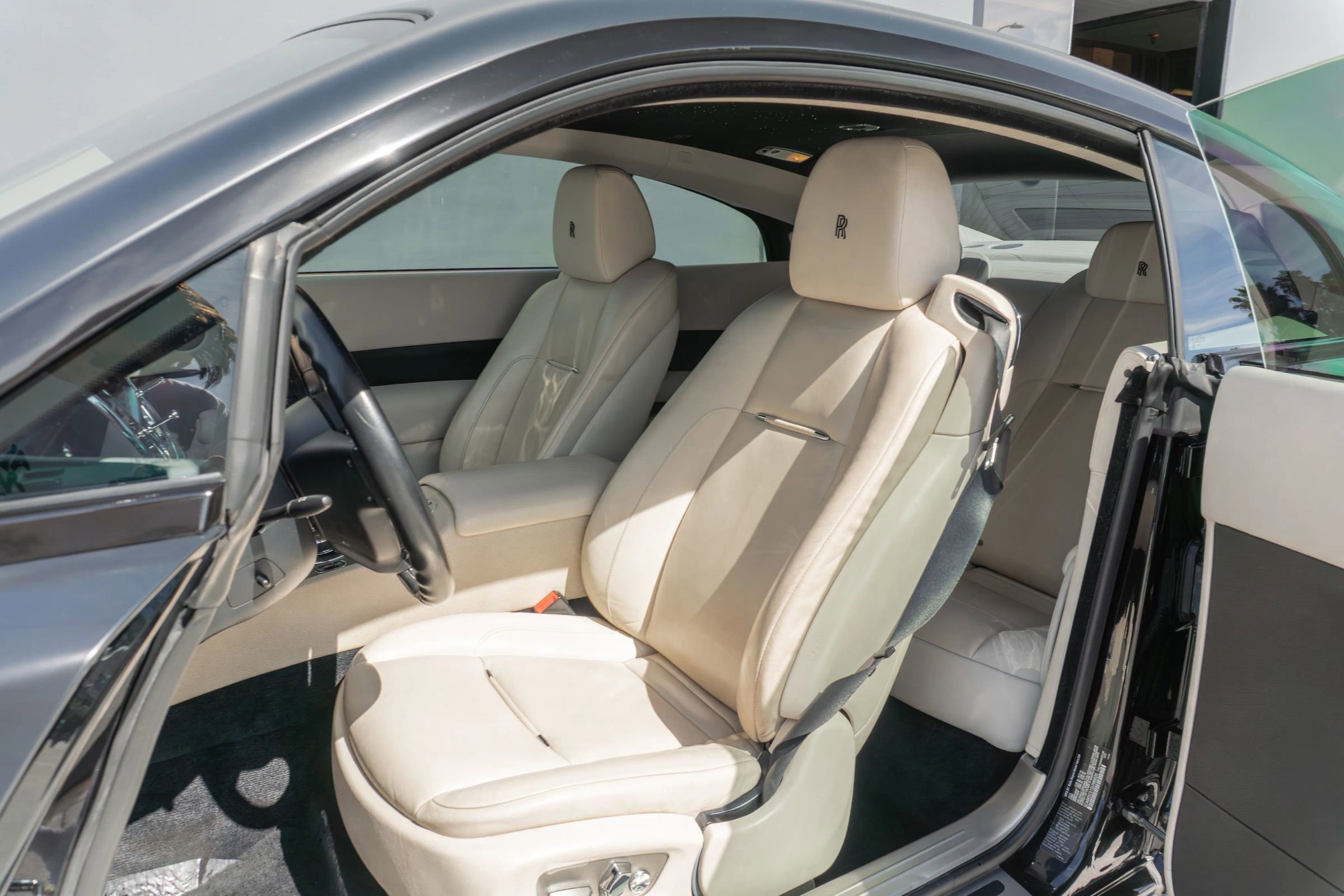 Used 2016 Rolls-Royce Wraith RWD image 11