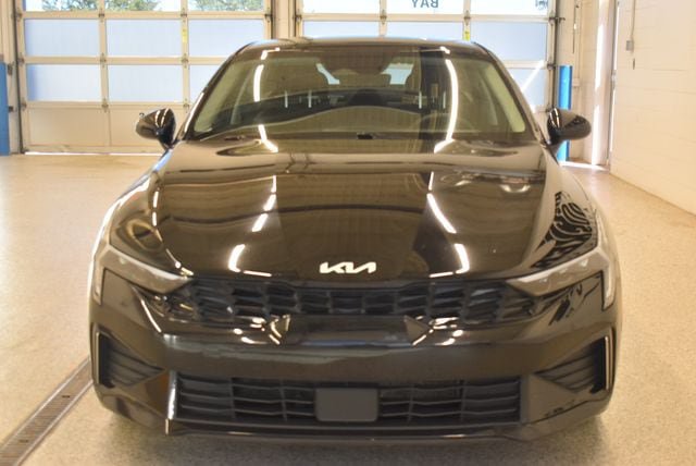 Used 2025 Kia K5 LXS FWD image 3