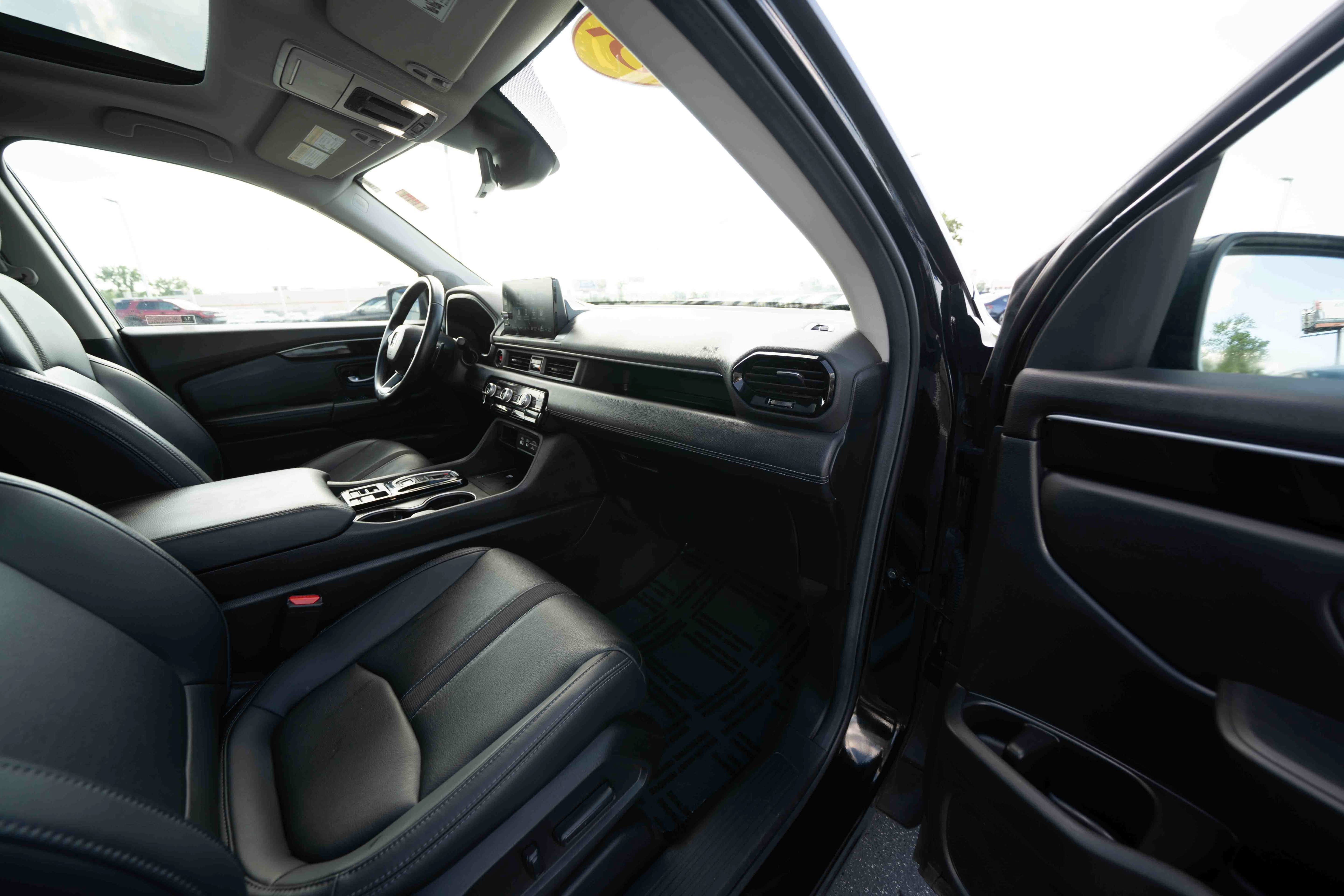 Used 2025 Honda Pilot Touring image 26
