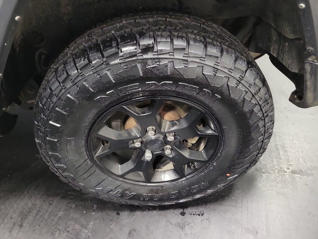 Used 2021 Jeep Wrangler Sport AWD/4WD image 12