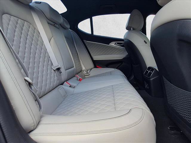 Used 2022 Genesis G70 3.3T RWD image 20