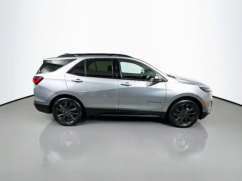 Used 2023 Chevrolet Equinox RS w/ RS Leather Package image 8