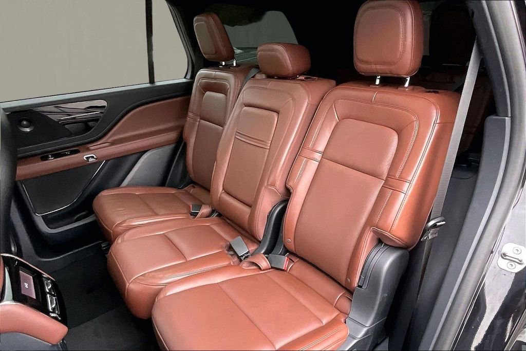 Used 2025 Lincoln Aviator Reserve w/ Illumination Package image 22