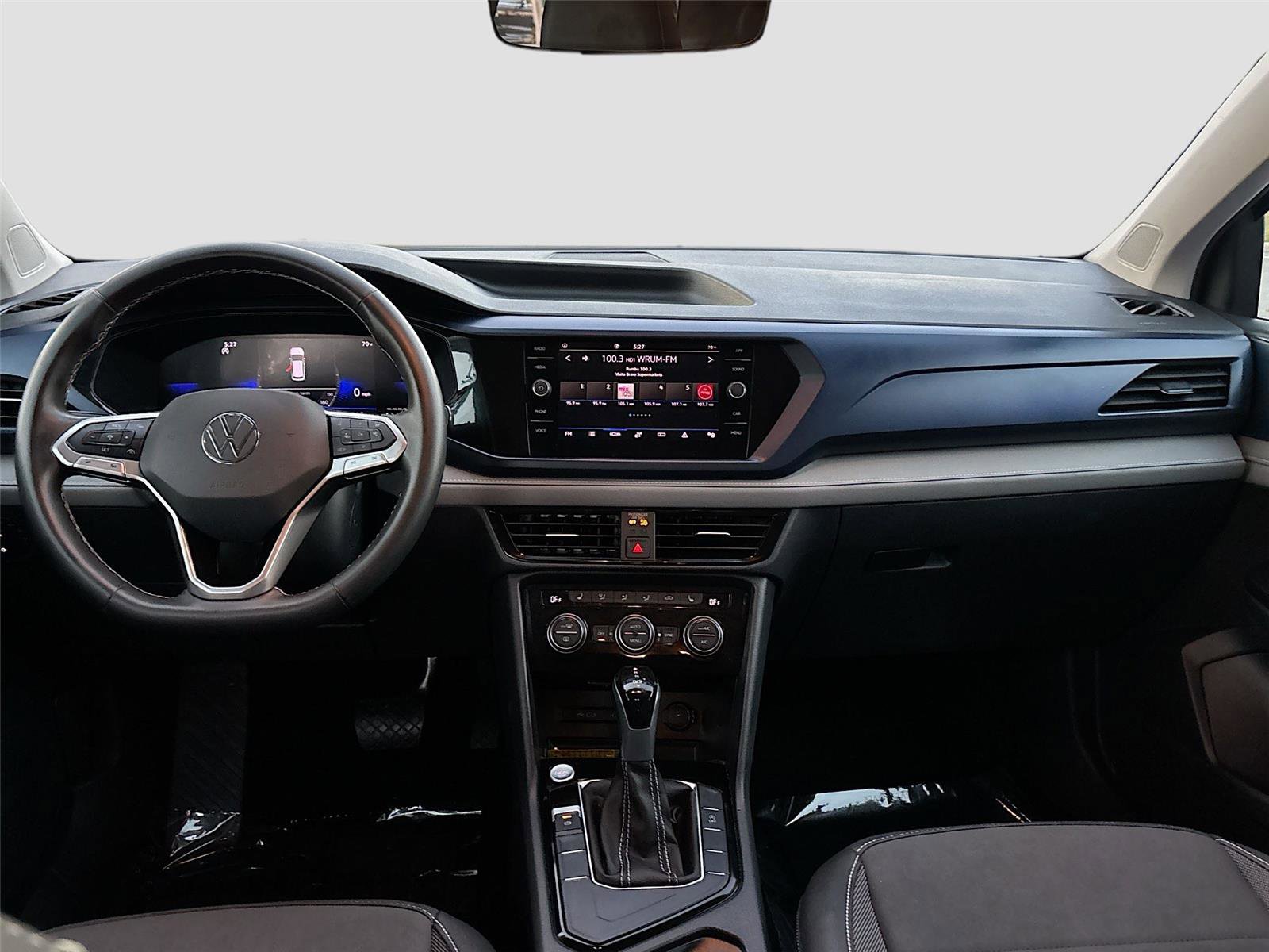 Used 2024 Volkswagen Taos SE image 24