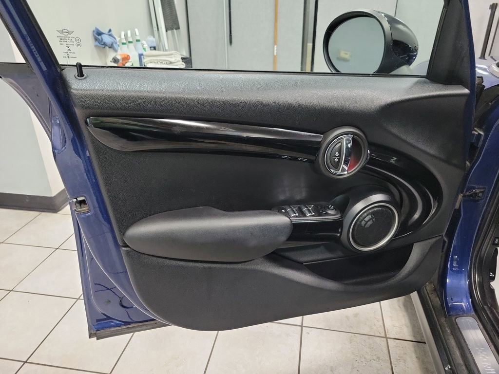 Used 2015 MINI Cooper S image 40