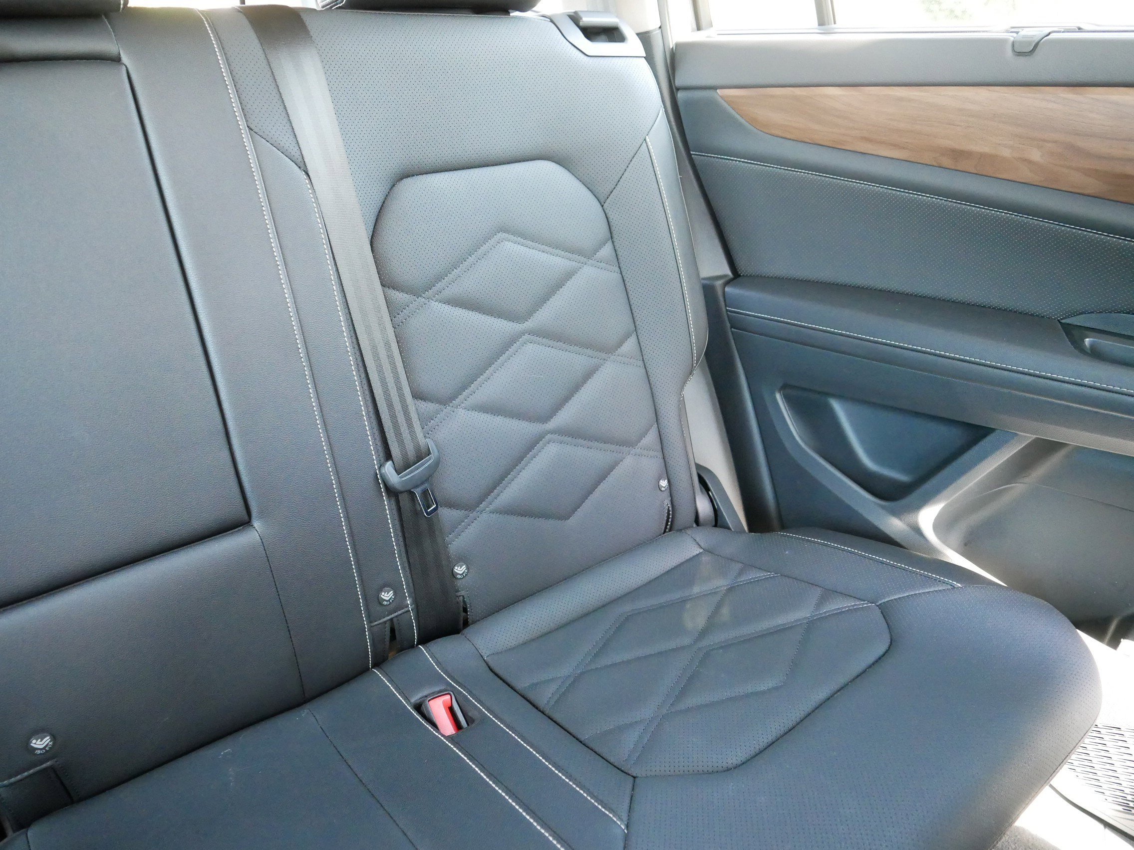 Used 2025 Volkswagen Atlas SE image 14