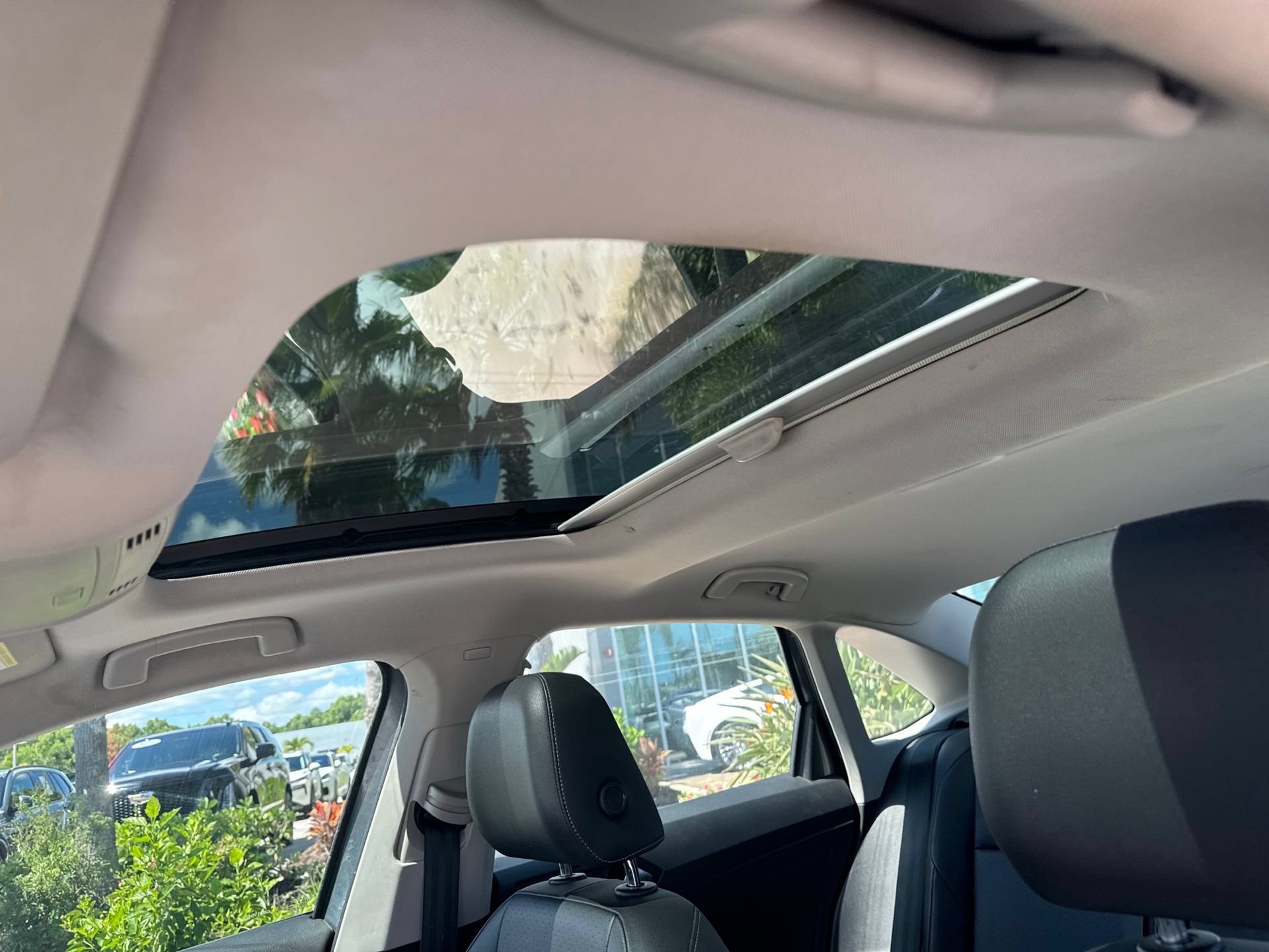 Used 2019 Volkswagen Jetta SE FWD image 3